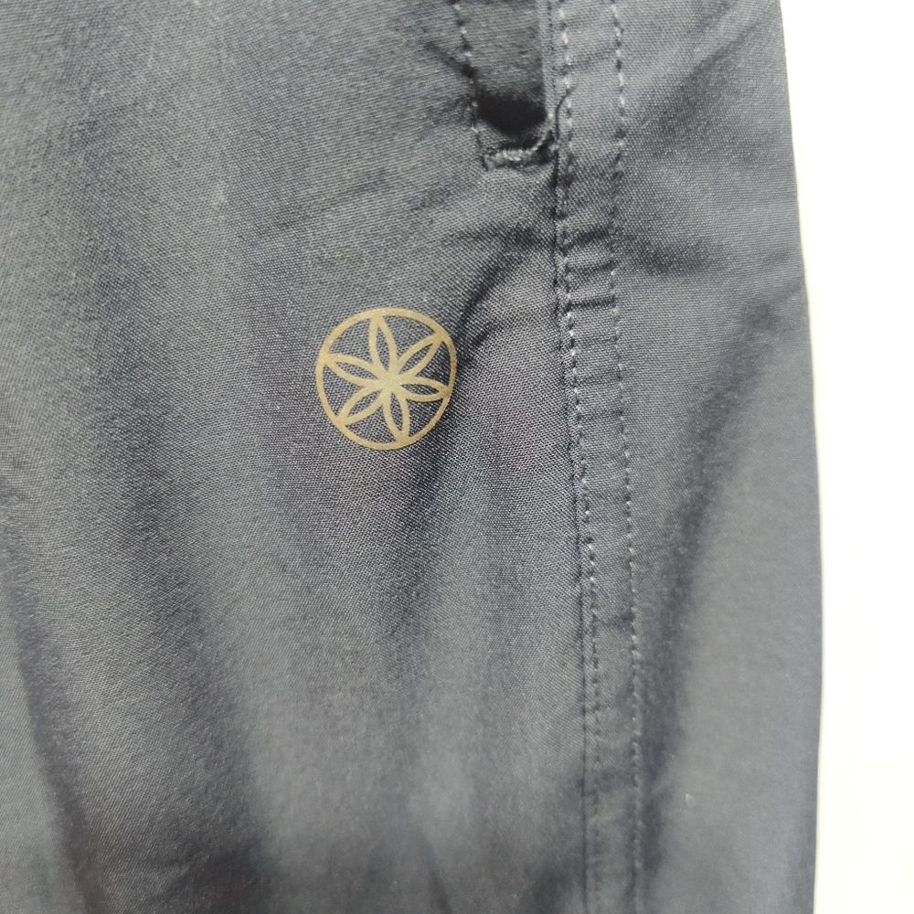 Gaiam Men's Dark Gray Athletic Shorts Size XL Inner Liner Pockets Stretch. - Picture 4 of 10